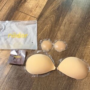 Niidor Adhesive Bra Strapless Ultra Sticky Invisible Push up Silicone Bra